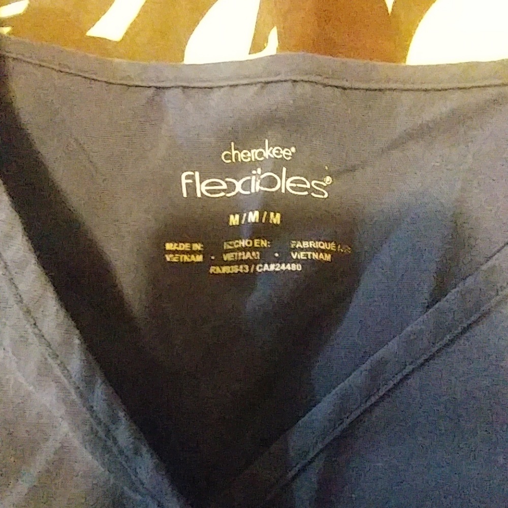 Scrub top bundle - Picture 5 of 6
